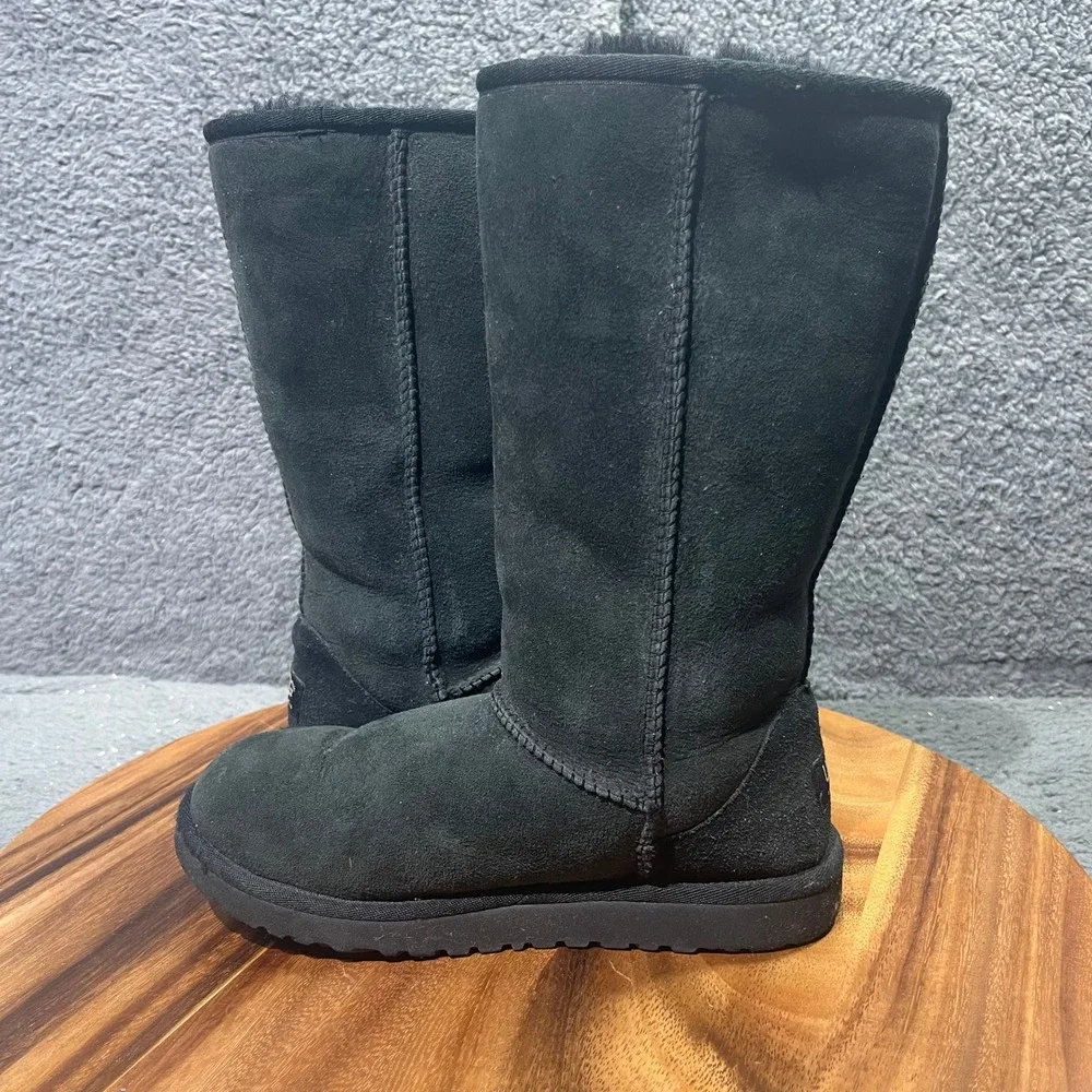 UGG Australia‎ Tall Classic Suede Sheepskin Boots Womens Black Size 4 Fur Cozy